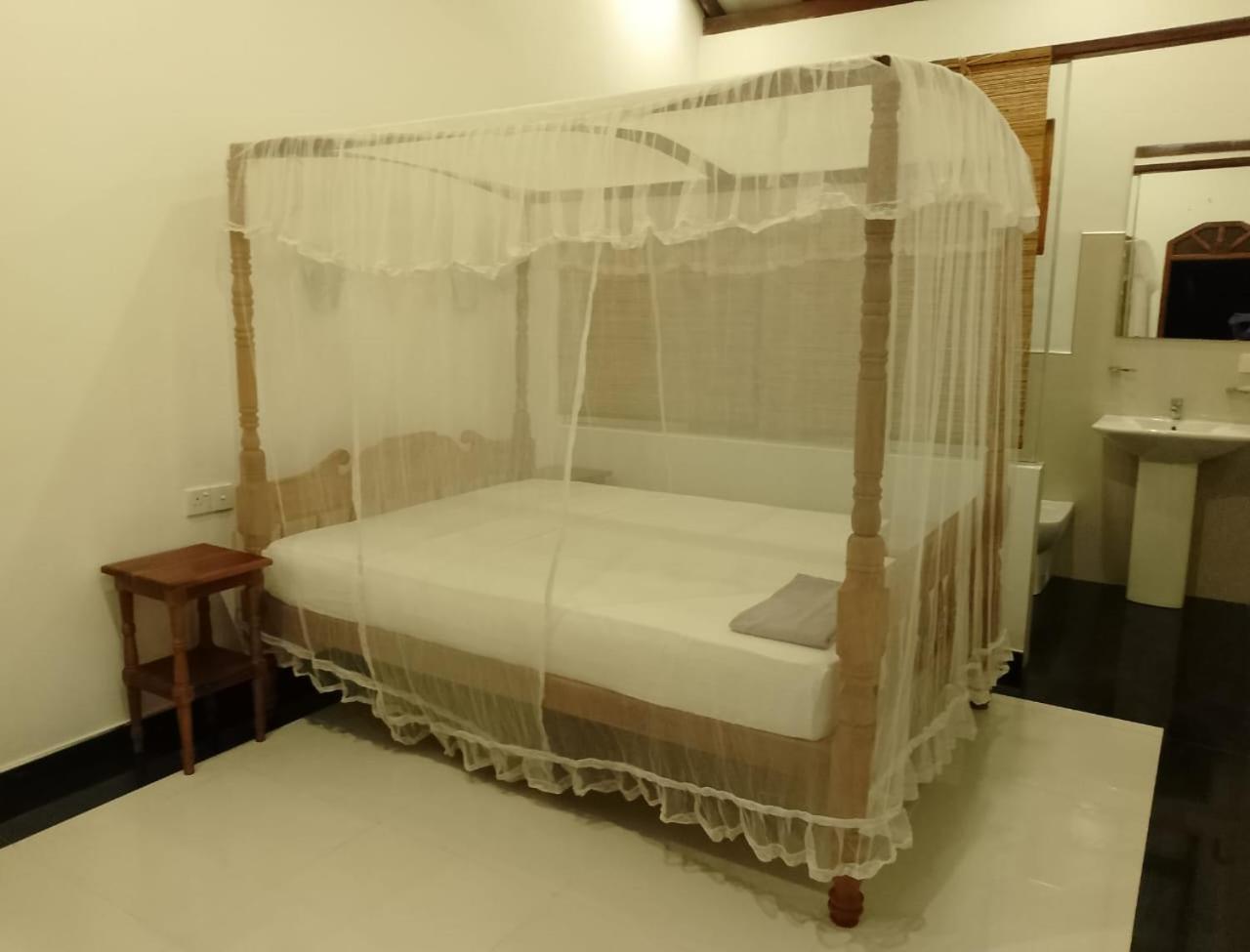Skywalker Guest House Weligama Esterno foto