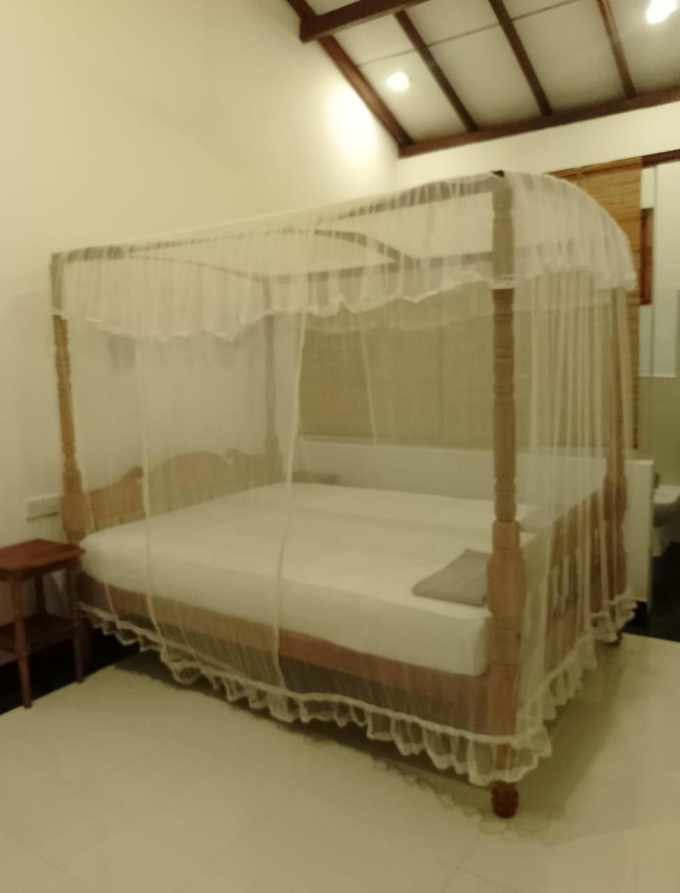 Skywalker Guest House Weligama Esterno foto
