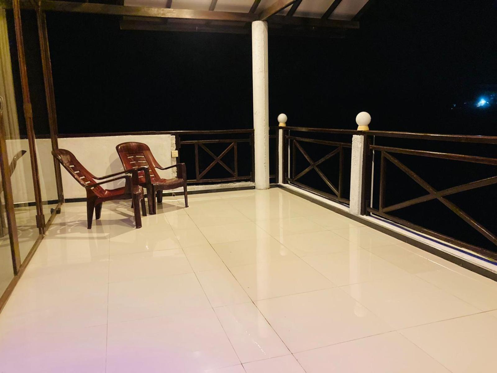 Skywalker Guest House Weligama Esterno foto