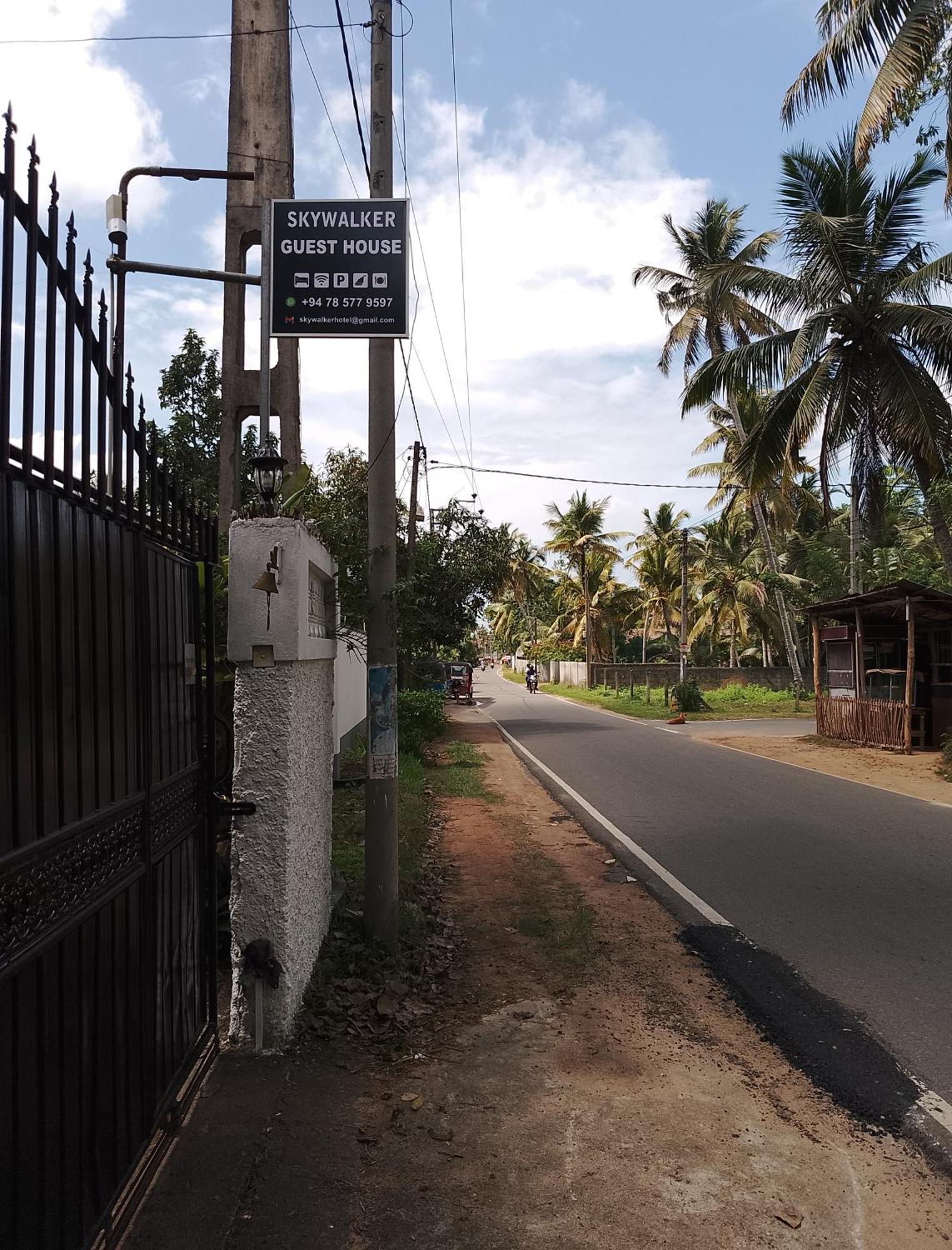 Skywalker Guest House Weligama Esterno foto
