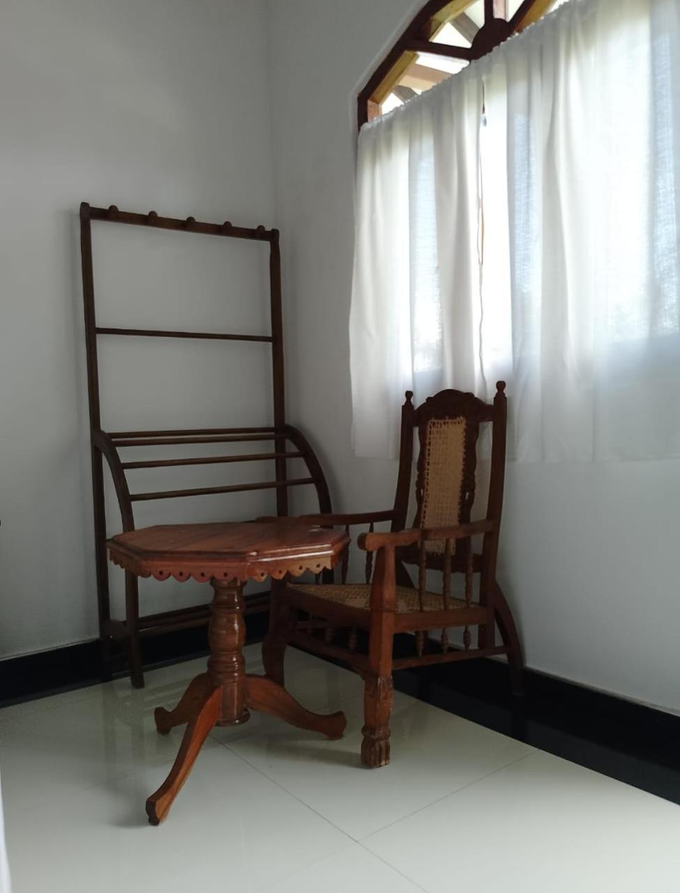 Skywalker Guest House Weligama Esterno foto