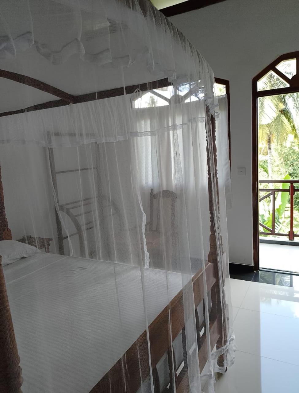 Skywalker Guest House Weligama Esterno foto