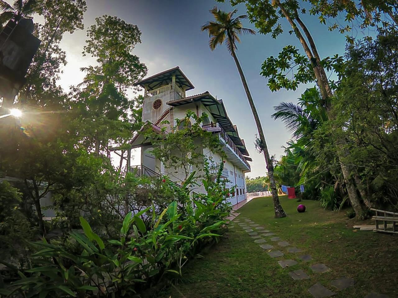 Skywalker Guest House Weligama Esterno foto