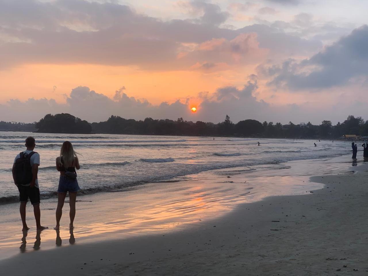 Skywalker Guest House Weligama Esterno foto